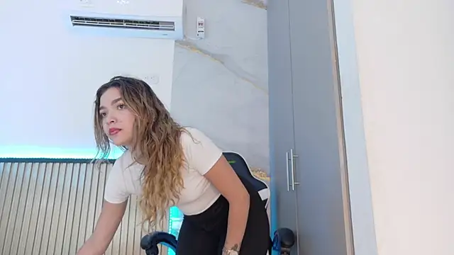 Sammy Lovee online show from 17, 10, 2025