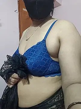 Snapshot of nice_touch9733 chatting on 18, 11, 2025 nice touch9733 online show from 18, 11, 2025