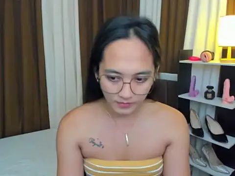 URHottestAngel online show from 20, 10, 2025