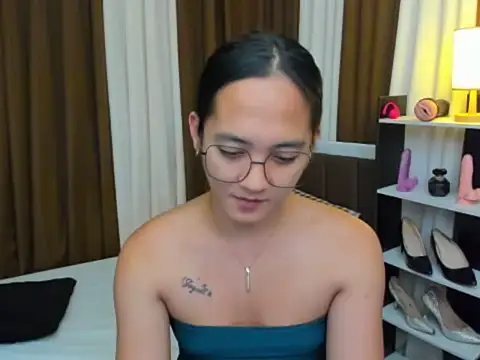 URHottestAngel online show from 24, 10, 2025