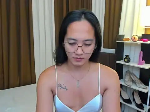 URHottestAngel online show from 12, 11, 2025