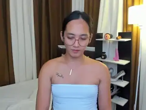 URHottestAngel online show from 17, 11, 2025