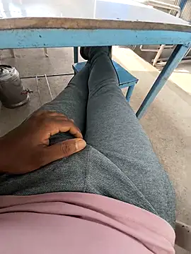 Snapshot of blackyporiki chatting on 29, 9, 2025 blackyporiki online show from 29, 9, 2025