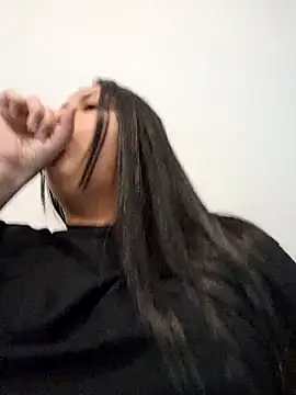 Snapshot of Alessandraa- chatting on 17, 10, 2025 Alessandraa- online show from 17, 10, 2025