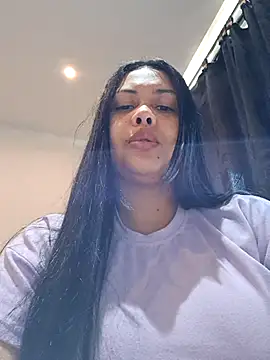 Snapshot of Alessandraa- chatting on 22, 10, 2025 Alessandraa- online show from 22, 10, 2025