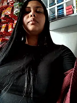 Snapshot of Alessandraa- chatting on 24, 10, 2025 Alessandraa- online show from 24, 10, 2025