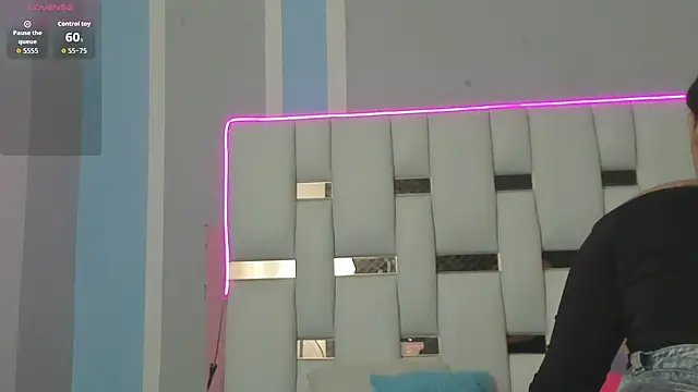 iamCharlotte19 online show from 10, 11, 2025