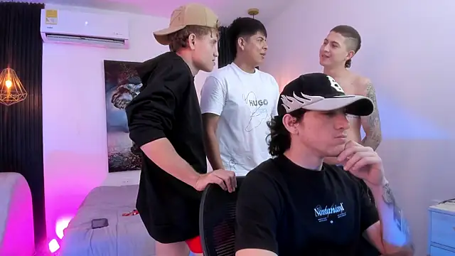 Snapshot of Handsomeboyss19 chatting on 20, 11, 2025 Handsomeboyss19 online show from 20, 11, 2025