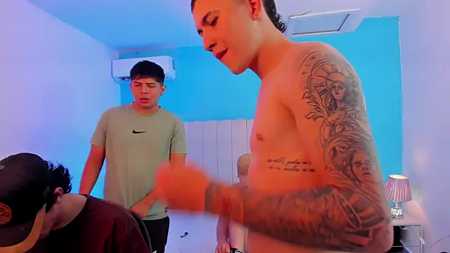 Snapshot of Handsomeboyss19 chatting on 21, 11, 2025 Handsomeboyss19 online show from 21, 11, 2025