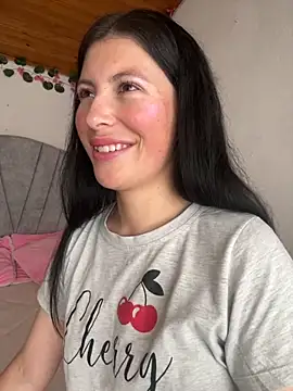 Mia salinass online show from 19, 9, 2025