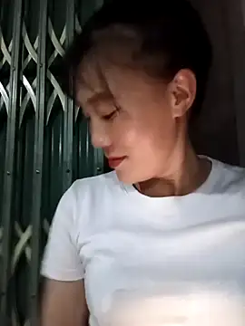 Snapshot of lai_tay chatting on 12, 10, 2025 lai tay online show from 12, 10, 2025