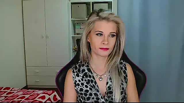 KristineGlow online show from 3, 2, 2026