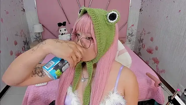 SafiroAgataaa online show from 4, 12, 2025