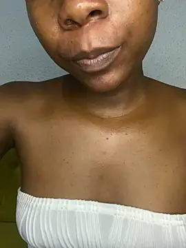 Snapshot of Crazyqueenxxx chatting on 17, 3, 2026 Crazyqueenxxx online show from 17, 3, 2026