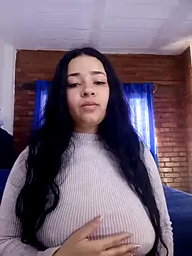 Snapshot of Emmy__ chatting on 13, 11, 2025 Emmy online show from 13, 11, 2025