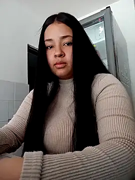 Snapshot of Emmy__ chatting on 24, 11, 2025 Emmy online show from 24, 11, 2025