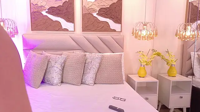 kendalFox  online show from 12, 11, 2025