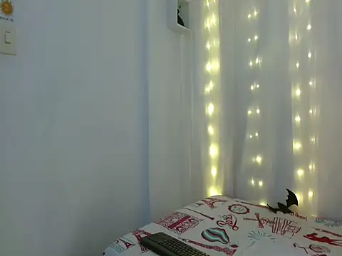 NoraParkeer online show from 28, 10, 2025