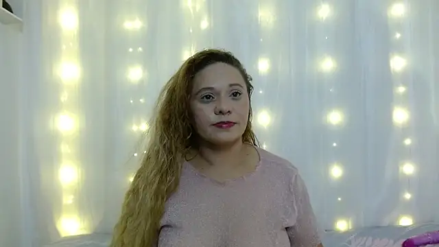 NoraParkeer online show from 20, 11, 2025