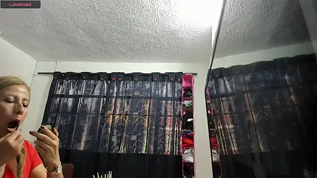 Snapshot of vanesa_mystic2 chatting on 30, 10, 2025 vanesa mystic2 online show from 30, 10, 2025