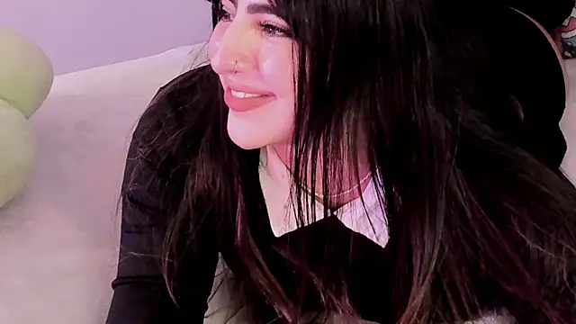 Camila Matinez  online show from 21, 10, 2025