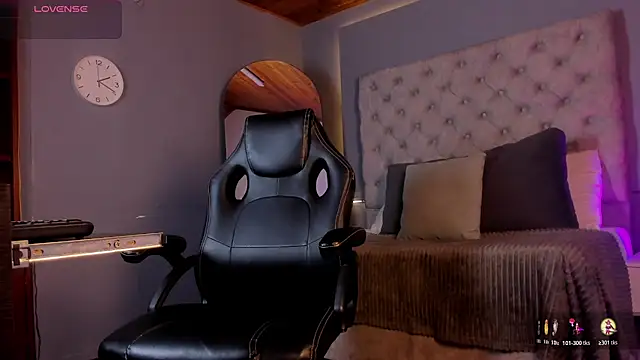 CarolaynStone online show from 24, 10, 2025