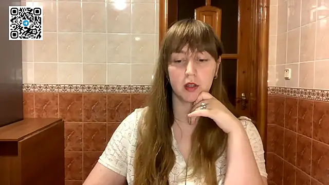 MaroonMoon  online show from 10, 10, 2025