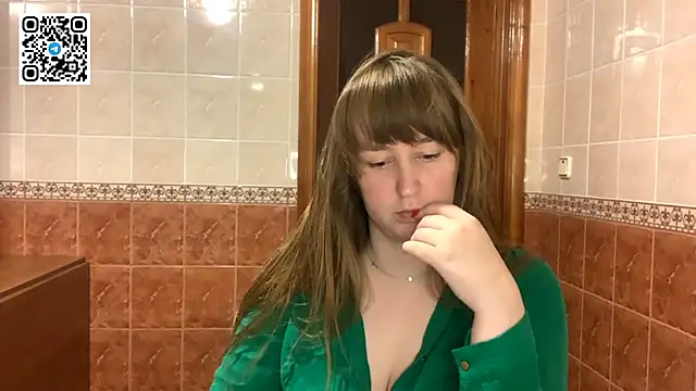 MaroonMoon  online show from 2, 12, 2025