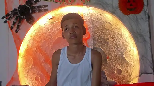 Snapshot of _Noah19 chatting on 24, 10, 2025 Noah19 online show from 24, 10, 2025