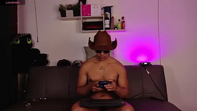 Snapshot of aaron_miller97 chatting on 18, 2, 2026 aaron miller97 online show from 18, 2, 2026