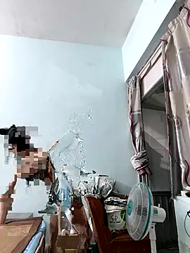 Snapshot of simsim-00 chatting on 18, 10, 2025 simsim-00 online show from 18, 10, 2025