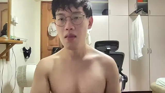 Snapshot of Passionatetwink2 chatting on 11, 10, 2025 Passionatetwink2 online show from 11, 10, 2025