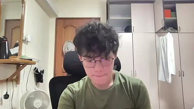 Snapshot of Passionatetwink2 chatting on 1, 11, 2025 Passionatetwink2 online show from 1, 11, 2025