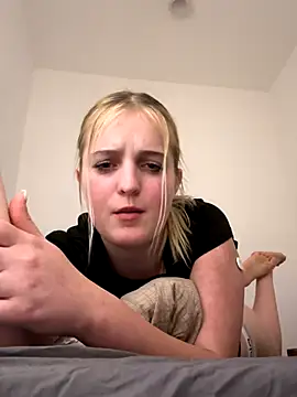DieBlondeHannah online show from 14, 9, 2025