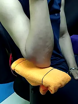 chocolate alone online show from 1, 11, 2025