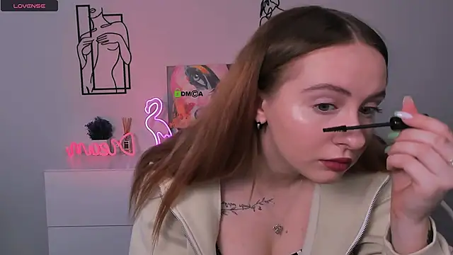 Snapshot of mila_glow1 chatting on 9, 10, 2025 mila glow1 online show from 9, 10, 2025