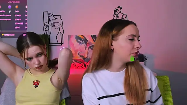 Snapshot of mila_glow1 chatting on 17, 10, 2025 mila glow1 online show from 17, 10, 2025