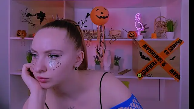 Snapshot of mila_glow1 chatting on 2, 11, 2025 mila glow1 online show from 2, 11, 2025