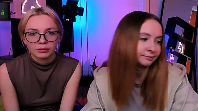 Snapshot of mila_glow1 chatting on 18, 11, 2025 mila glow1 online show from 18, 11, 2025