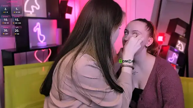 mila glow1 online show from 30, 11, 2025