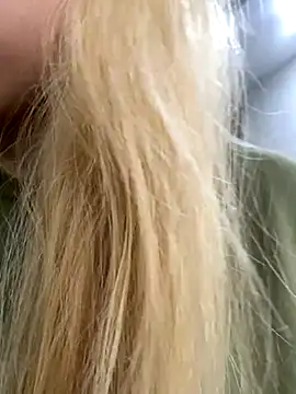 Snapshot of LunaMillie chatting on 8, 11, 2025 LunaMillie online show from 8, 11, 2025