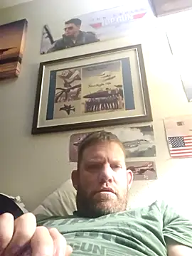 Snapshot of Iceman198244 chatting on 21, 10, 2025 Iceman198244 online show from 21, 10, 2025