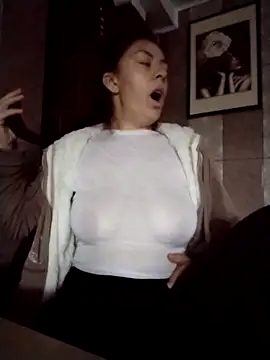 Snapshot of LenaBloomy chatting on 17, 11, 2025 LenaBloomy online show from 17, 11, 2025