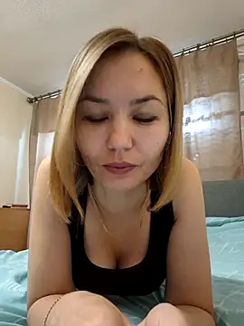 Snapshot of VeroLoverx chatting on 18, 10, 2025 VeroLoverx online show from 18, 10, 2025