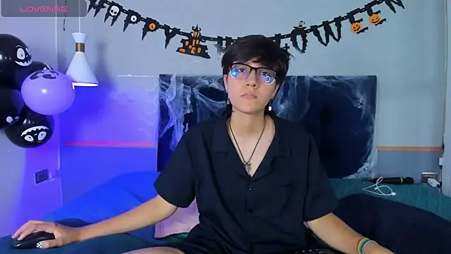 Tsuki Maru online show from 11, 10, 2025