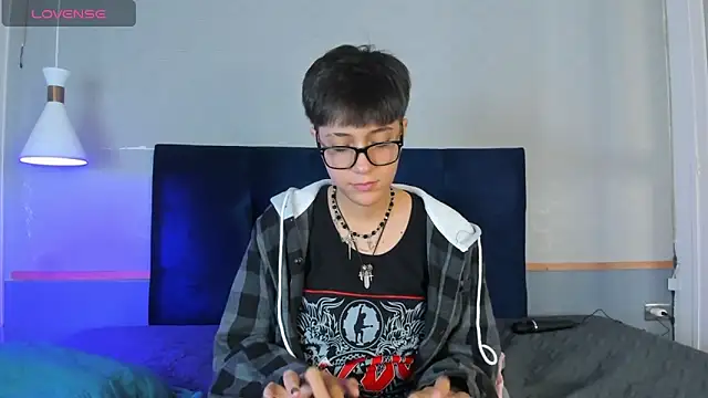 Tsuki Maru online show from 12, 11, 2025