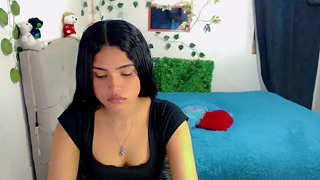 Chiara latina online show from 10, 9, 2025