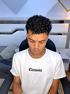 Valentino Thompson online show from 14, 9, 2025