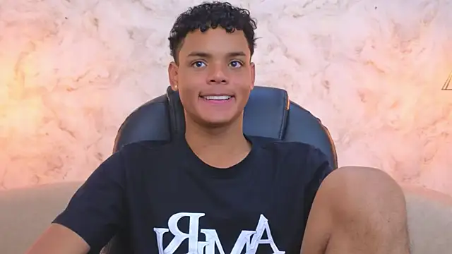 Valentino Thompson online show from 13, 10, 2025