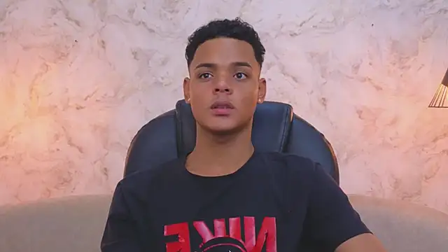 Valentino Thompson online show from 31, 10, 2025